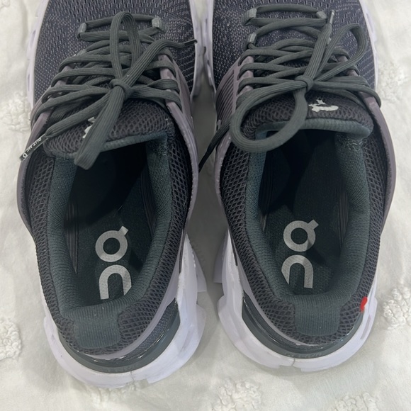 ON Cloudswift Sneakers SZ 6 women Shark / Shadow - Picture 7 of 15